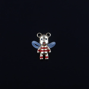 Pendentif ours doré rayé rouge avec nœud bleu pour création de chaîne de lunettes