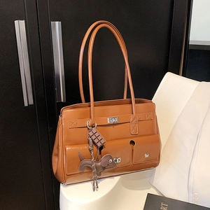 Women Retro Shoulder Bag Glossy PU Leather Large Capacity Multi Pocket Handbag Vintage Commuter Tote With Dog Pendant