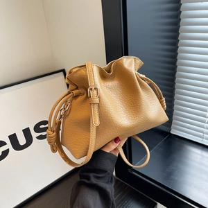 Sac Nuage Plissé Femmes PU Cuir Galet Cordon Seau Sac Bandoulière Sac À Épaule Mode Urbaine