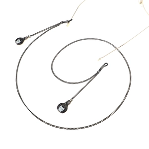Chaîne à lunettes minimaliste noire avec pendentifs chat et anneaux antidérapants