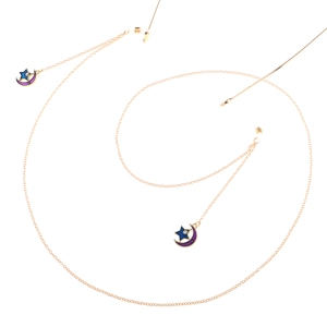 Goldene rutschfeste Brillenkette mit lila Mond und blauem Stern Anhänger auf Weiß
