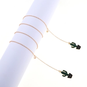 Chaîne de lunettes dorée en métal avec pendentifs cactus verts et gravure hello