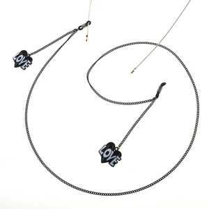 Catenina per occhiali nera minimalista con ciondoli LOVE a cuore e anelli in silicone