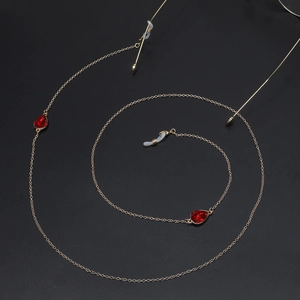 Goldene Brillenketten aus Metall mit eleganten roten Tropfenanhängern und Schlaufen