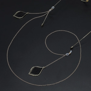 Chaîne de lunettes dorée avec pendentifs feuilles tissées et boucles antidérapantes