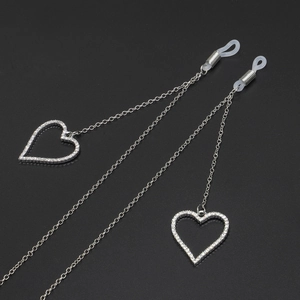 Chaîne De Lunettes En Alliage Avec Pendentif Coeur En Strass Cordon De Lunettes Antidérapant Pour Femmes Couleur Argent