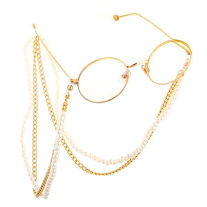 Chaîne de lunettes en métal doré à plusieurs couches avec perles et pompons élégants