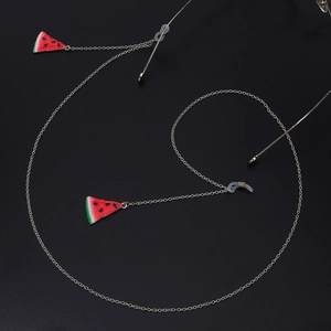 Chaîne de lunettes en métal doré avec pendentifs pastèque et boucles en silicone