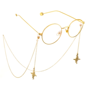Lunettes rondes dorées rétro avec chaîne à pendentif battement de cœur sur blanc
