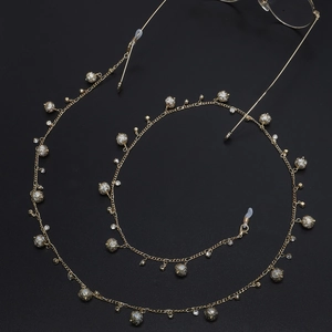 Elegante goldene Brillenkette mit Perlen und Strass sowie rutschfesten Schlaufen