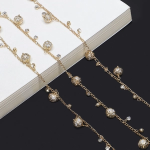 Elegante Brillenkette Legierung Straß Kunstperle Rutschfeste Brillenschnur Dekorativer Halter Für Damen