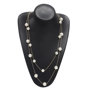 Dual-layer gold sweater chain and glasses strap with polished white round pearls