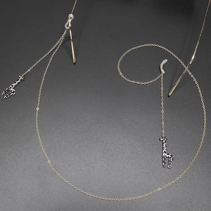 Goldene Brillenkette mit Giraffen-Anhängern und rutschfesten Silikonschlaufen für Halt