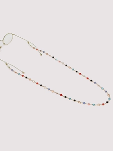 Détail de la chaîne de lunettes bohème en alliage doré avec perles de verre colorées