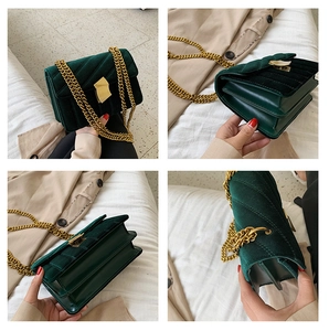 Detailansicht der dunkelgrünen Samtkette-Tasche mit V-Steppung und goldenem Metallschloss