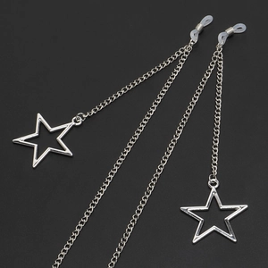 Chaîne à lunettes argentée avec pendentif étoile et boucles en silicone