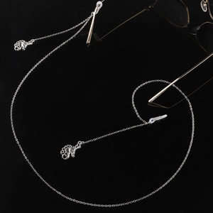 Silver metal eyewear chain with seahorse pendants and non-slip silicone connectors