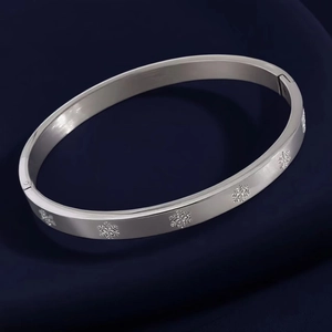 Stainless Steel Snowflake Engraved Bangle Bracelet Brushed Metal Hinged Opening Fashion Jewelry For Men Women
