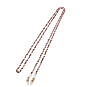 Minimalistische rote Brillenkette mit Metallgliedern und weißen Silikonschlaufen