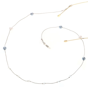 Chaîne de lunettes tendance avec perles grises, perles blanches et perles facettées argent