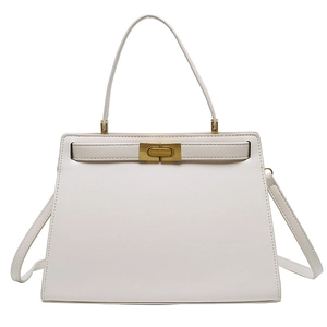 Sac à main trapèze blanc élégant avec fermoir doré et bandoulière amovible