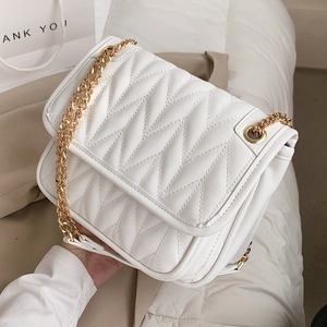 Women Quilted Shoulder Bag PU Leather Chevron Pattern Fashion Gold Chain Crossbody Handbag Elegant Flap Evening Purse