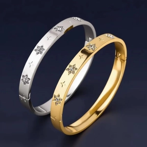 Stainless Steel Star Bangle Bracelet With Cubic Zirconia Inlaid Five Pointed Star Fashion Minimalist Chic Jewelry For Women