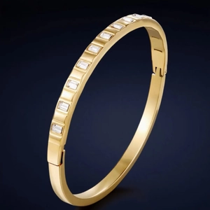 Bracelet Jonc À Charnière En Acier Inoxydable Avec Zircone Cubique Rectangulaire Bijou Minimaliste Luxe Pour Femmes