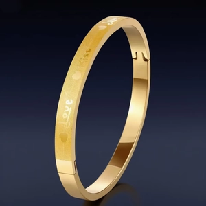 Bracelet Jonc En Acier Inoxydable Gravé Love Kiss Avec Motif Coeur Brossé Bijoux De Mode Minimalistes Pour Hommes Femmes