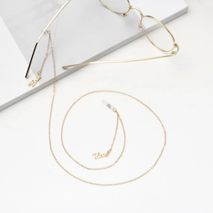 Chaîne à lunettes dorée antidérapante avec pendentif Love et attaches gomme