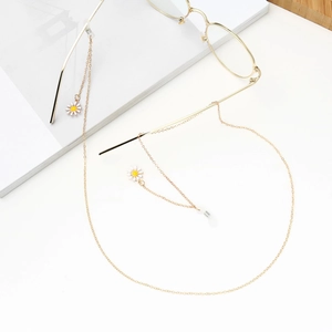 Golden daisy glasses chain with non-slip silicone loops and metal flower pendants