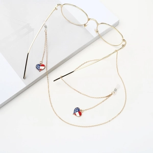 Golden anti-slip metal eyewear chain with star-spangled heart pendants and silicone loops