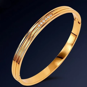 Elegante Edelstahl Armspange Zirkon Inlay Gelenk Armband Mit Gerippter Textur Geometrischer Stil Für Damen Schmuck