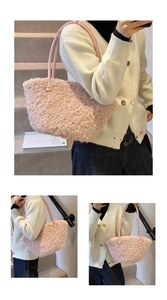 Détail du sac cabas rose en peluche avec anses en cuir et décorations de perles