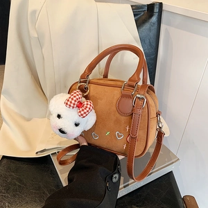 Sac À Main Boston Femme Daim Cuir PU Rétro Plaid Broderie Avec Pendentif Chien En Peluche Kawaii Sac Bandoulière