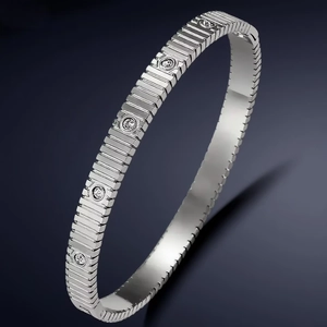 Bracelet Jonc En Acier Inoxydable Pour Femme Texture Rayée Plissée Incrustée De Zirconium Bijoux De Luxe Minimalistes