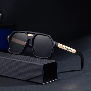 Fashion square aviator sunglasses for men with gold metal temples and black frame