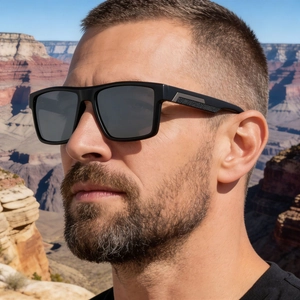 Polarisierte Herren Sonnenbrille PC Rahmen TAC Gläser UV400 Schutz Quadratische Mode Outdoor Fahren Sport Brillen