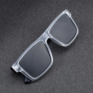 Moderne quadratische Polarisations-Sonnenbrille mit mattgrauem Rahmen für Damen und Herren