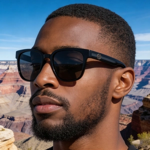 Men's square polarized sunglasses with black oversized frame and metal logo