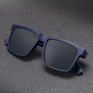 Retro square polarized sunglasses for men with navy blue matte frame and grey lenses