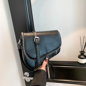 Sac Selle En Cuir PU Rétro Avec Décor De Rivets Et Gland Métallique Sac Bandoulière Pour Femme Style Mode