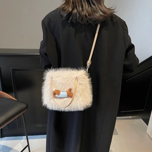 Sac à bandoulière en peluche blanc crème avec un pendentif chien 3D mignon hiver