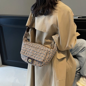 Sac fourre-tout d'hiver à motif pied-de-poule avec fermoir doré et bandoulière chic