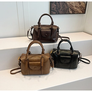 Detailed comparison of vintage Boston pillow bags in brown, coffee, and black leather textures