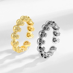 Verstellbare Totenkopf-Ringe im Retro-Punk-Stil in poliertem Silber und Gold-Finish