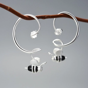925 Sterling Ασημένια Σκουλαρίκια Μέλισσα 18K Επίχρυσα Γεωμετρική Καμπύλη Έντομο Σκουλαρίκια για Γυναίκες Χειροποίητα Κοσμήματα