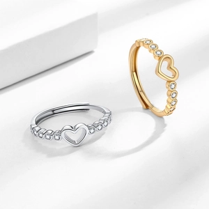 Bague ajustable en argent S925 avec cœur évidé et pierres de zircone étincelantes