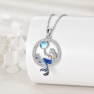Collier sirène avec pendentif pierre de lune et étoile de mer au style océanique