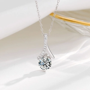 Collier Pendentif En Cuivre Élégant Avec Zircon Rond Et Design De Ruban Croisé Chaîne De Clavicule Mode Pour Femmes